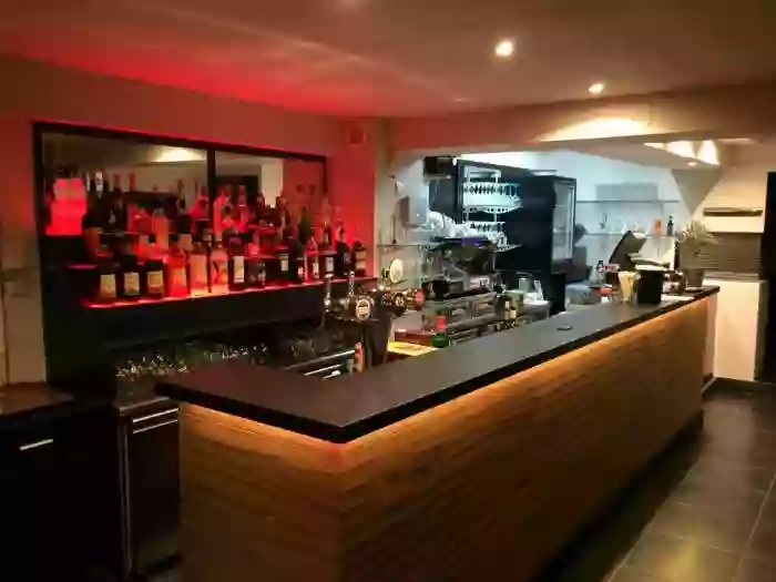 Les Copains D'Abord - Restaurant La Ciotat - restaurant Traditionnel CEYRESTE